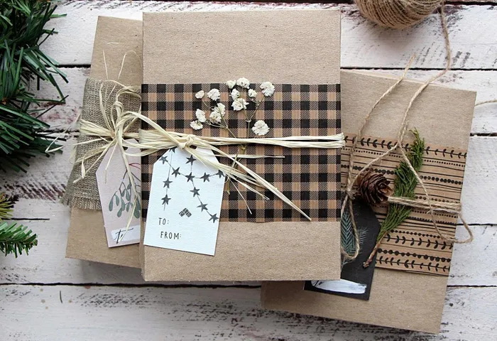 Decorate The Box's Interior With Stickers Or Raffia Paper